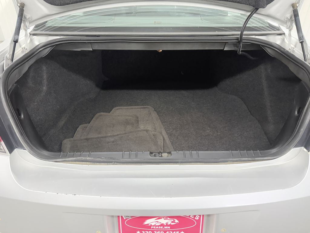 2011 Chevrolet Impala Image 25