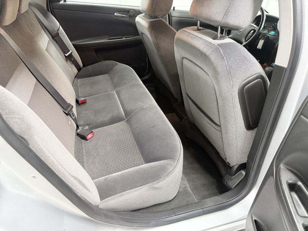 2011 Chevrolet Impala Image 26