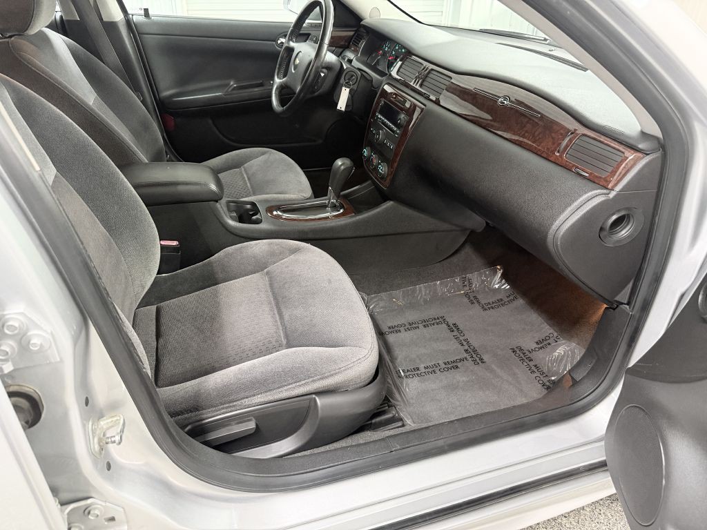 2011 Chevrolet Impala Image 28