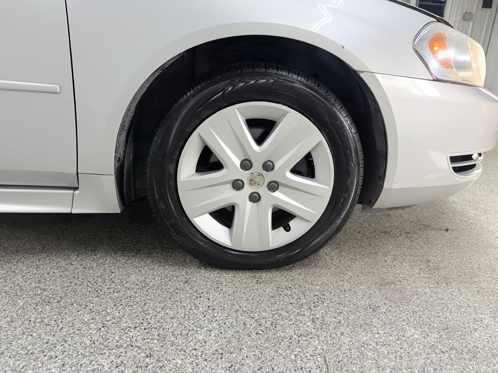 2011 Chevrolet Impala Image 31