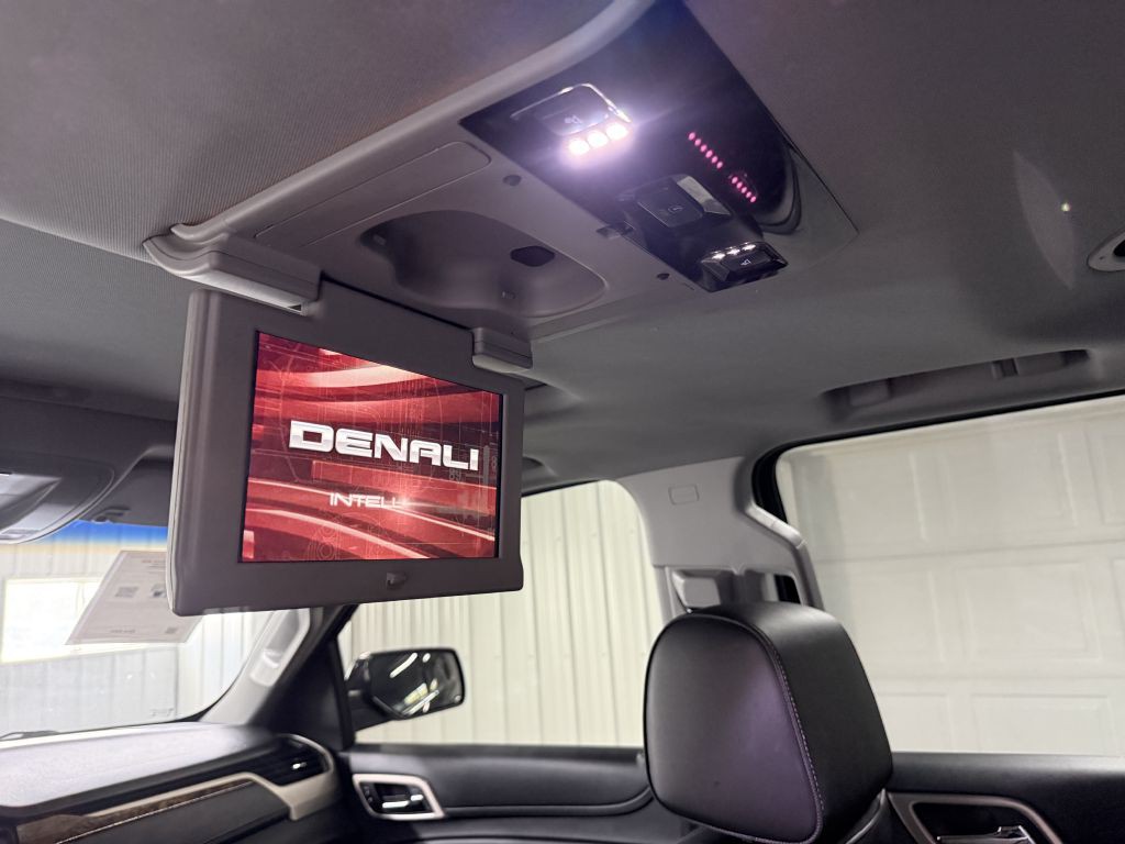 2016 GMC Yukon Image 32