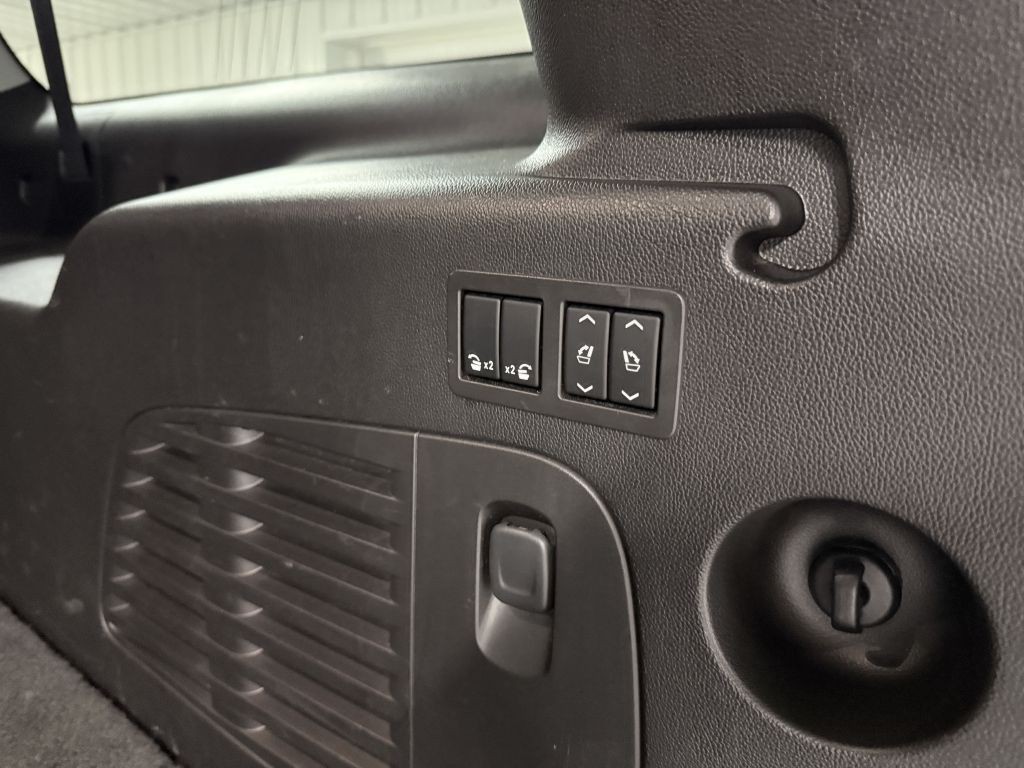 2016 GMC Yukon Image 36