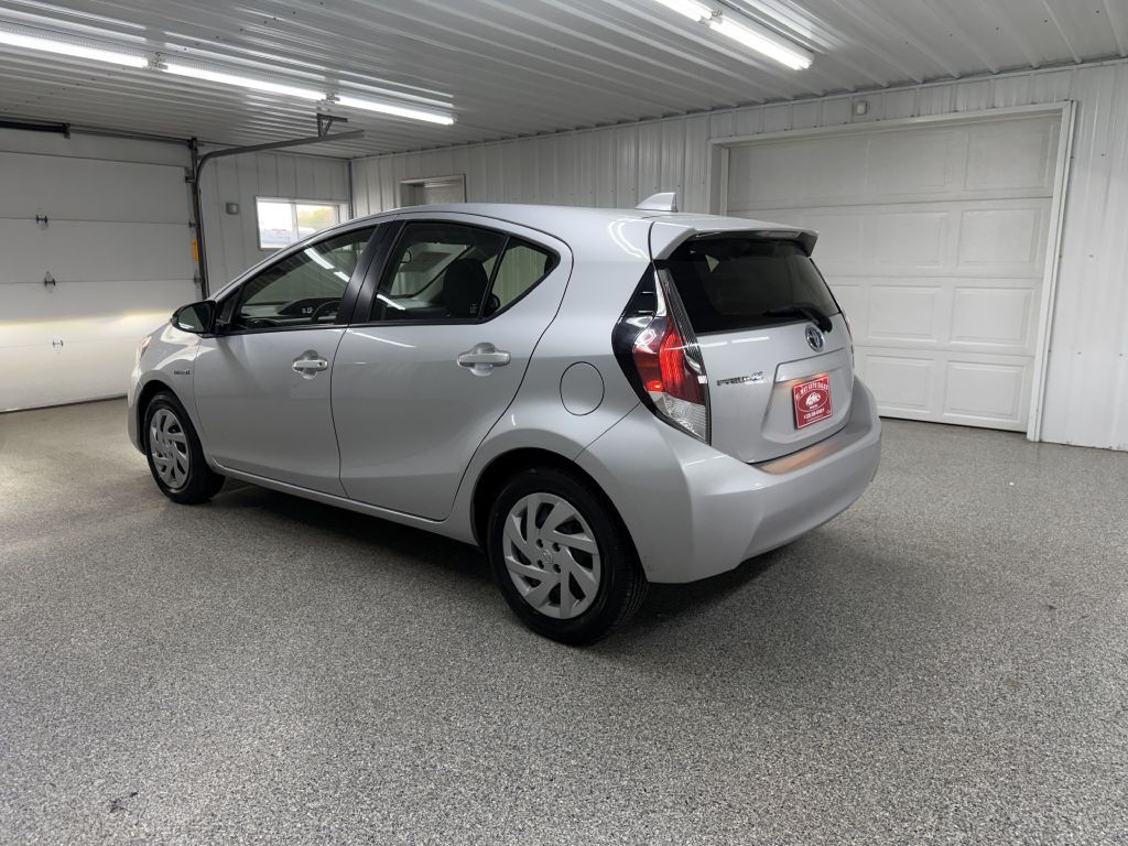2015 Toyota Prius Image 4