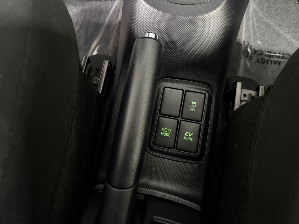 2015 Toyota Prius Image 18