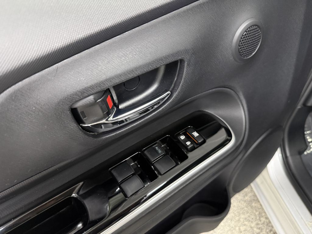 2015 Toyota Prius Image 20