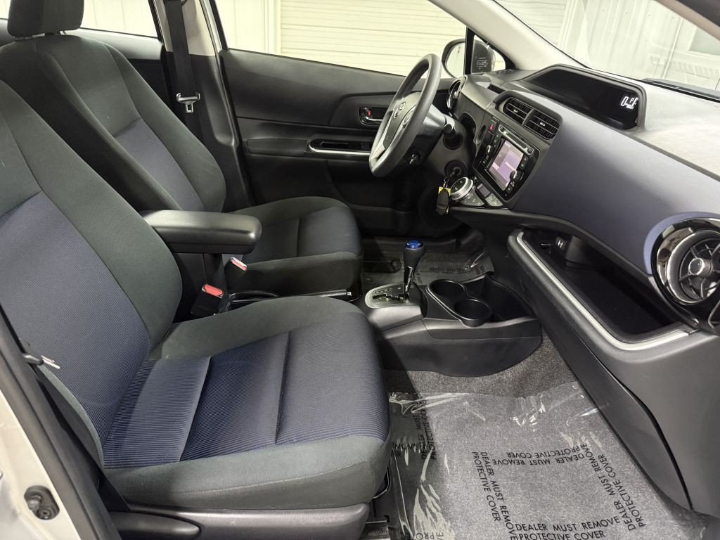 2015 Toyota Prius Image 27