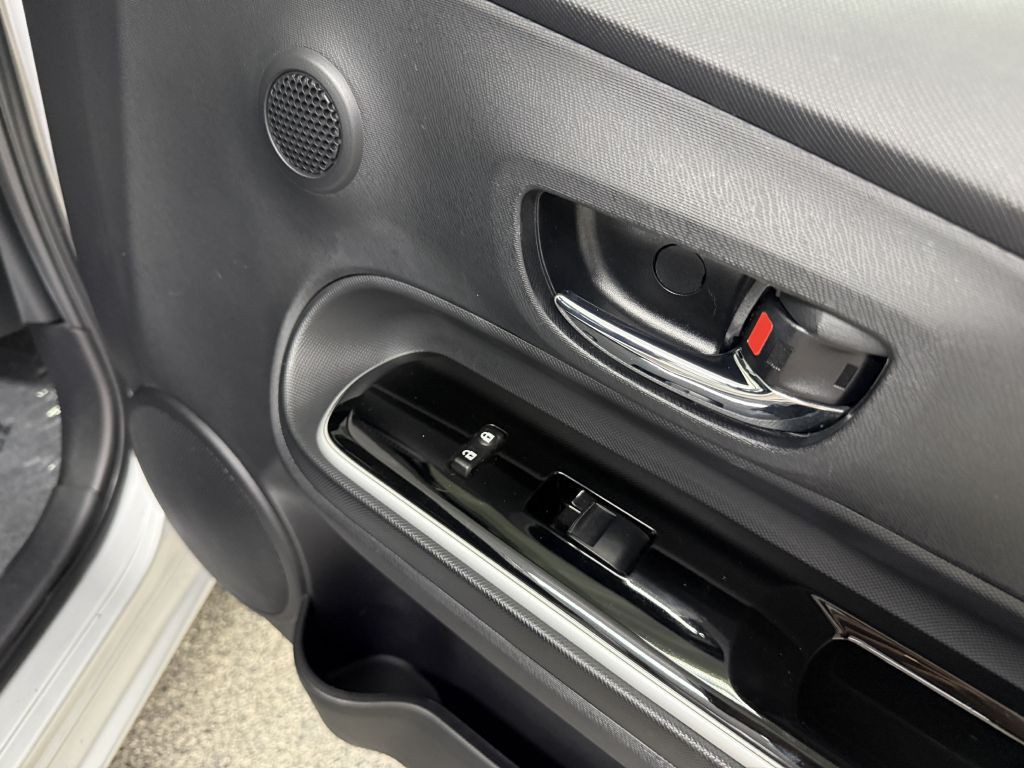 2015 Toyota Prius Image 30