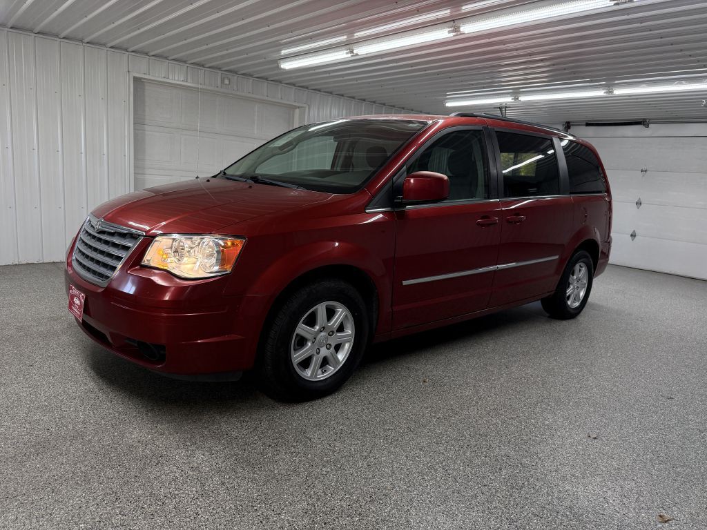2010 Chrysler Town & Country Image 3