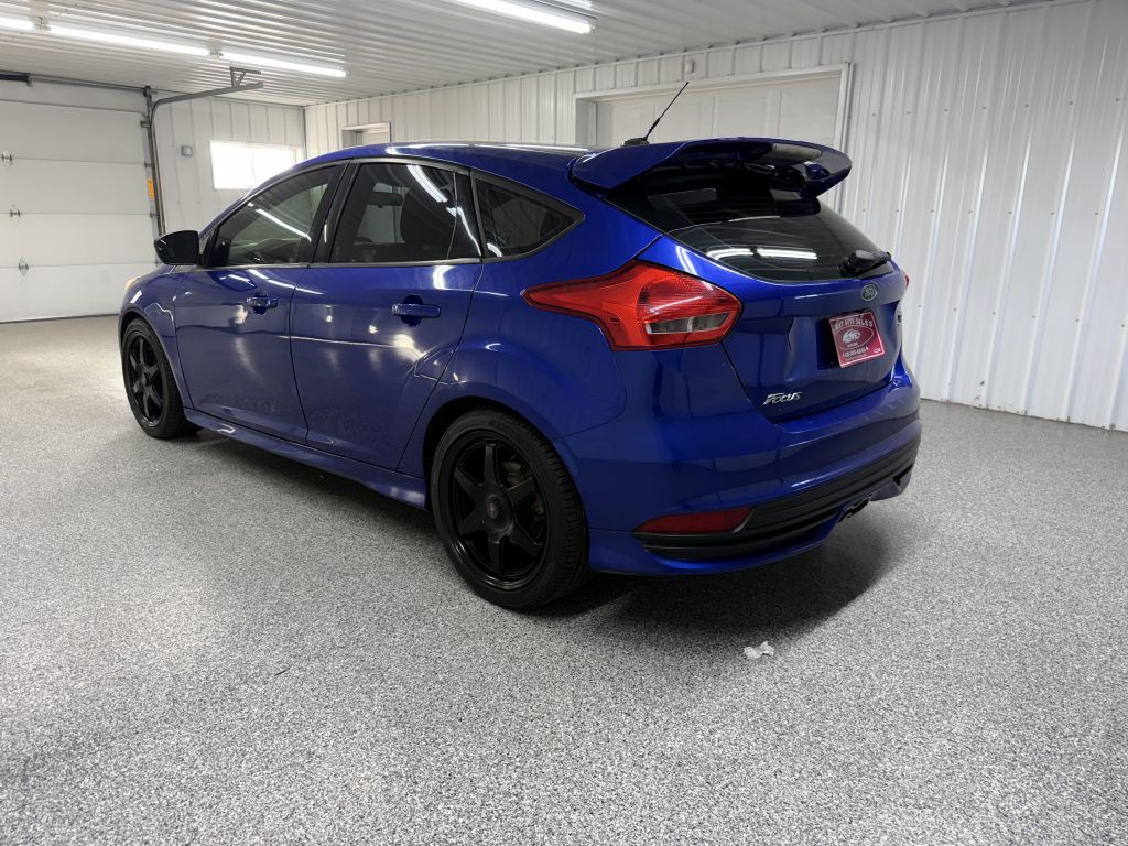 2015 Ford Focus Image 4