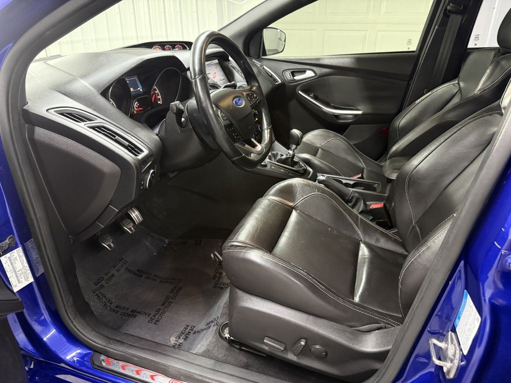 2015 Ford Focus Image 8