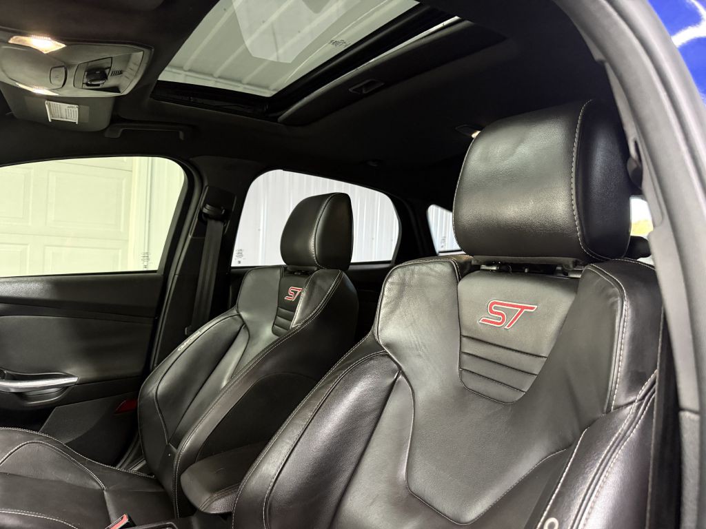 2015 Ford Focus Image 10