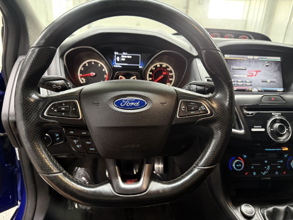 2015 Ford Focus Image 16