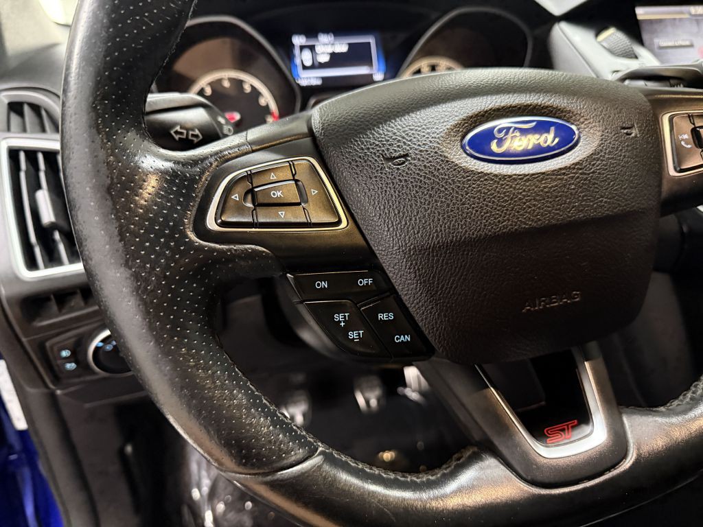 2015 Ford Focus Image 17