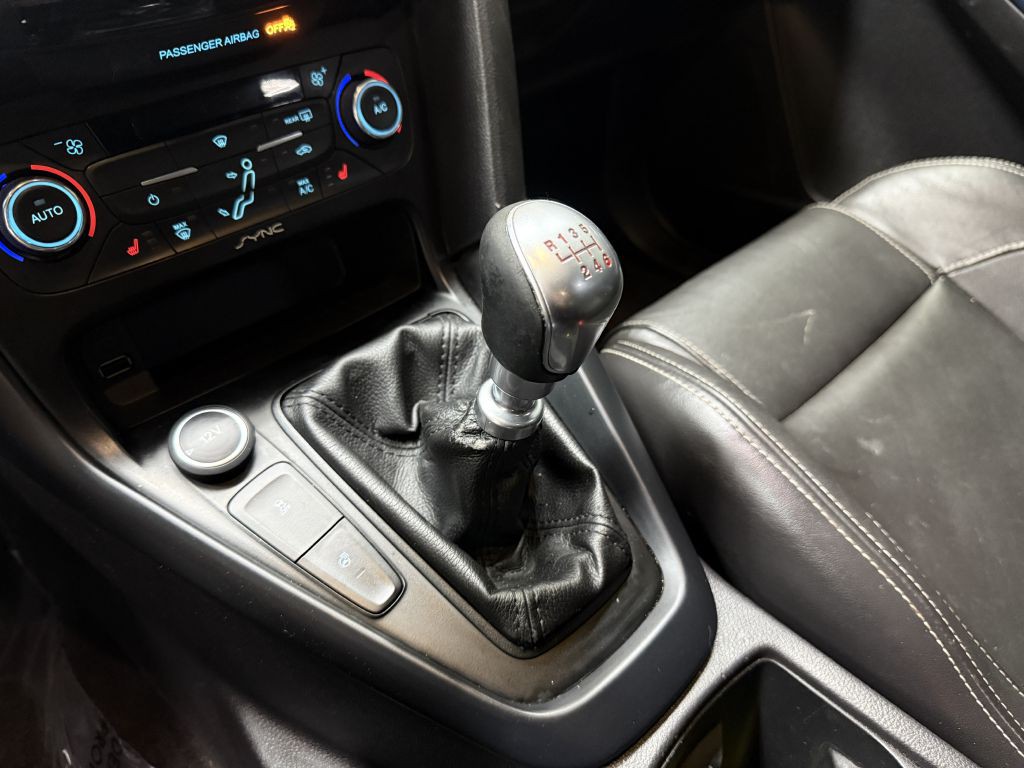 2015 Ford Focus Image 21