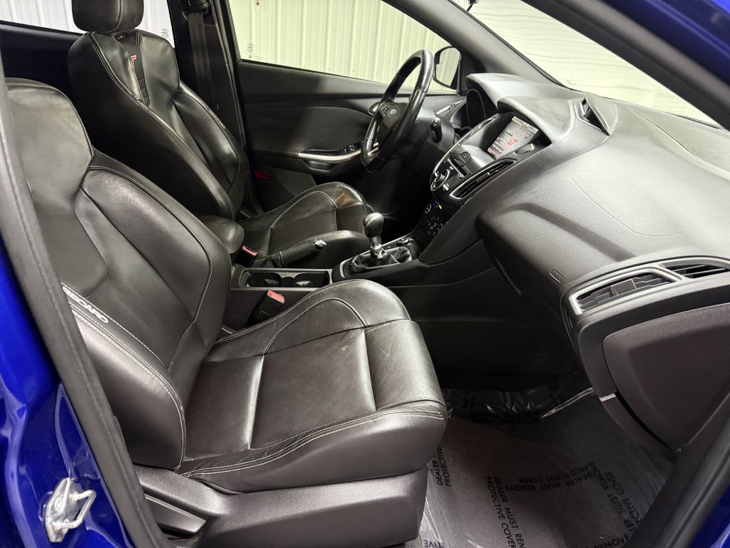 2015 Ford Focus Image 30