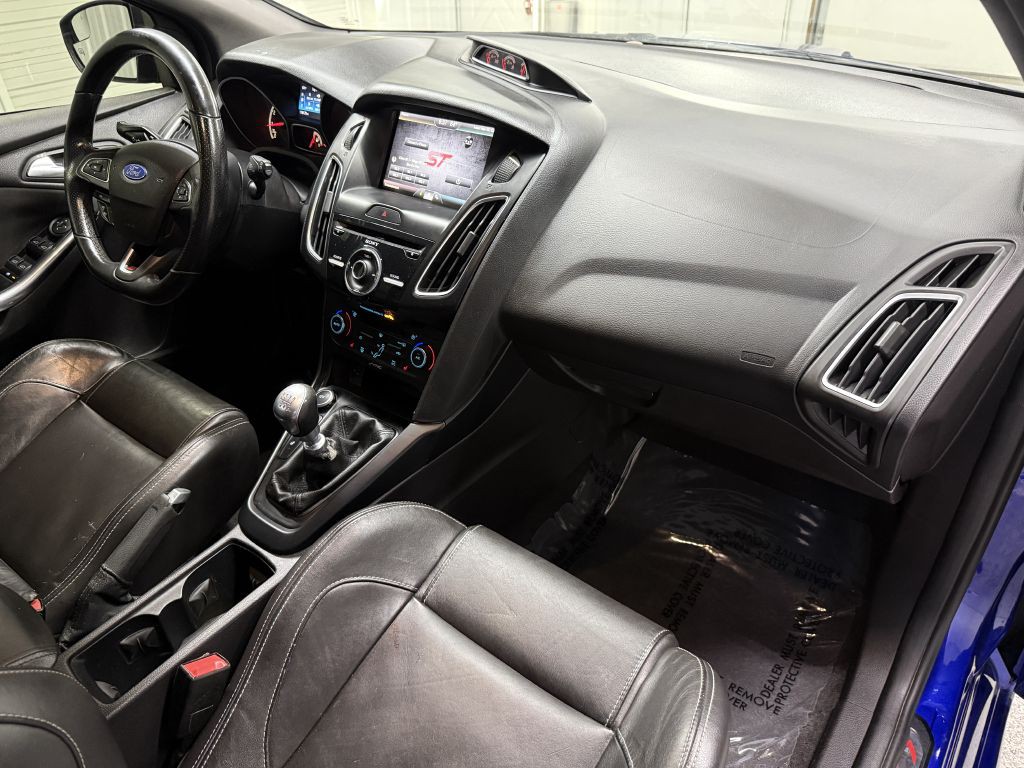 2015 Ford Focus Image 31