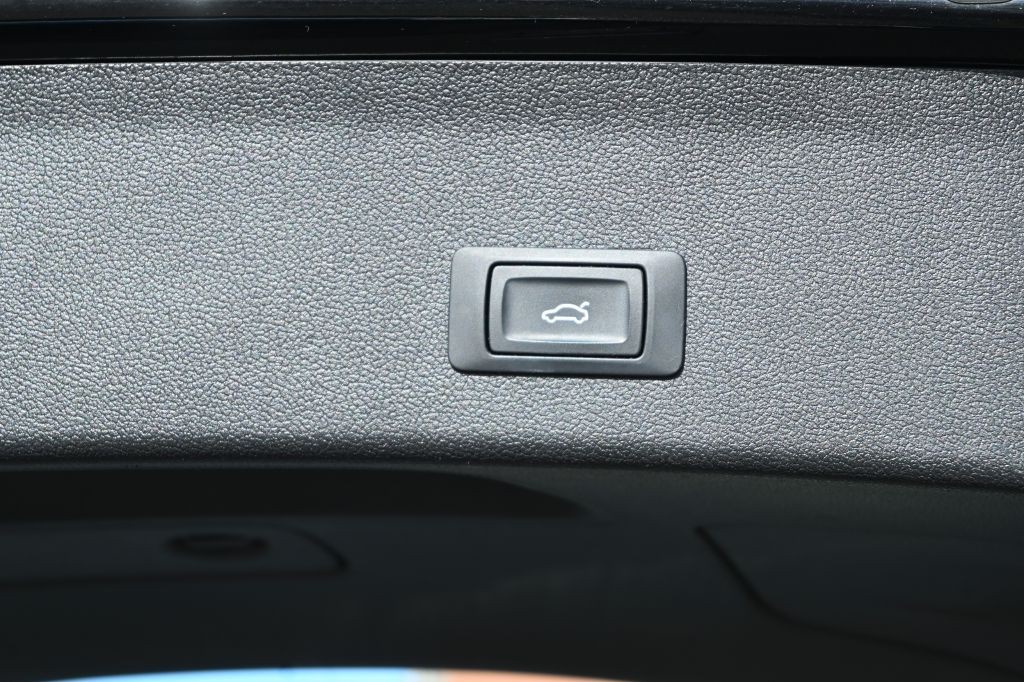 2013 Audi A4 Image 76