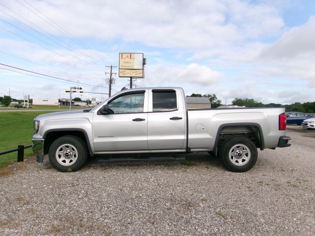 2017 GMC Sierra Image 1