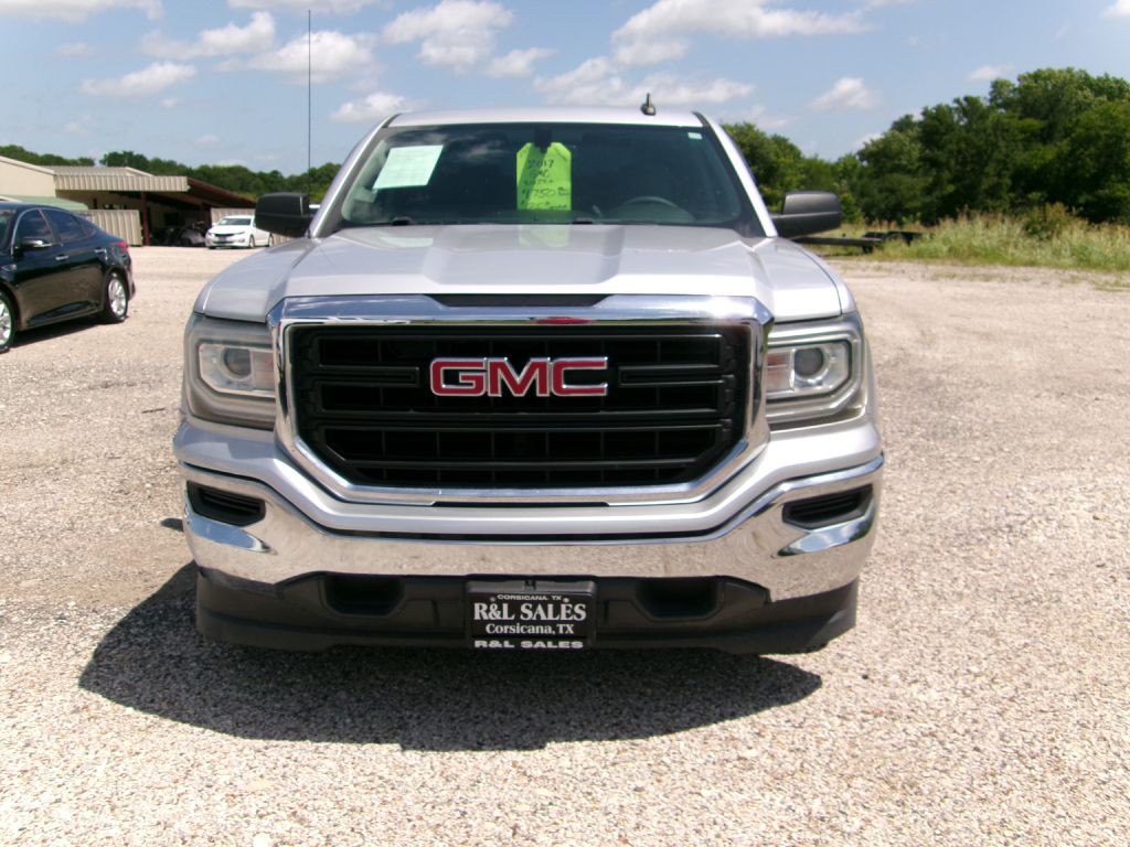 2017 GMC Sierra Image 2