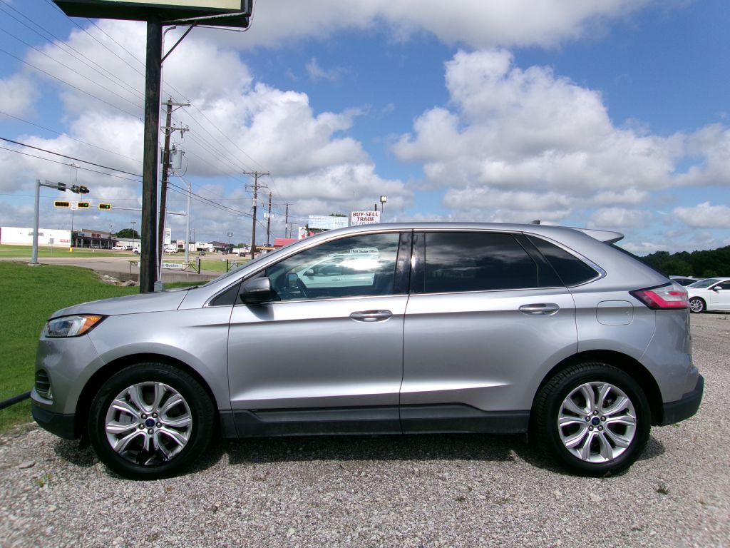 2022 Ford Edge Image 1