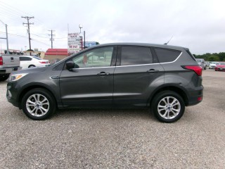 Image for 2019 Ford Escape SE ID: 6645525