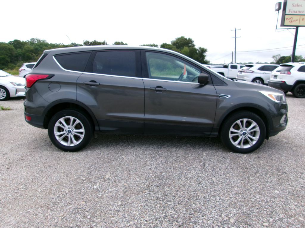 2019 Ford Escape Image 2