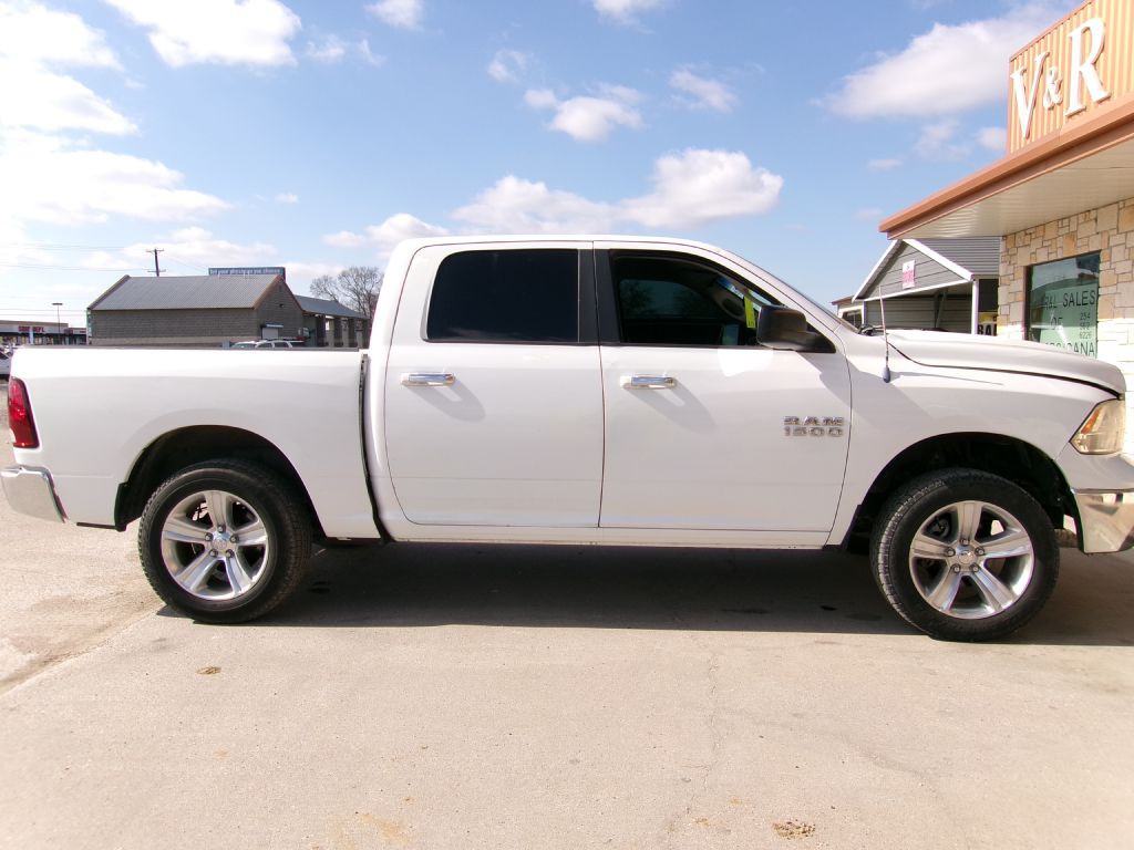 2014 RAM 1500 Image 3