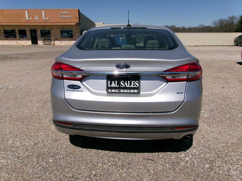 2017 Ford Fusion Image 4