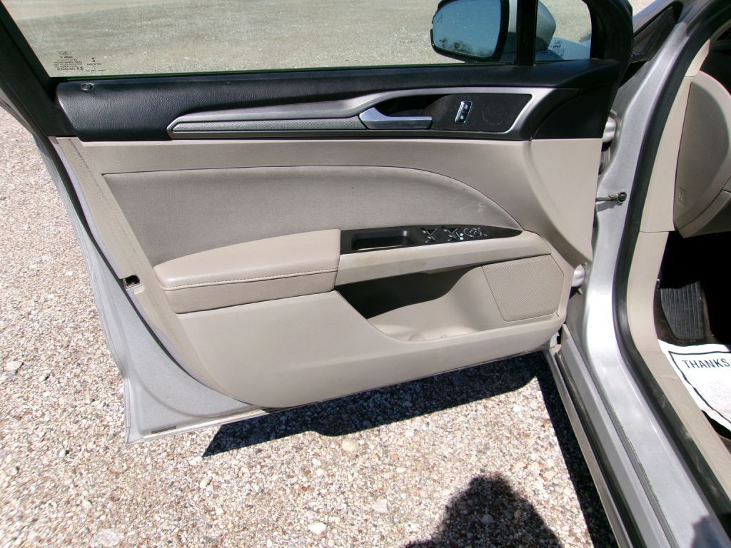 2017 Ford Fusion Image 5