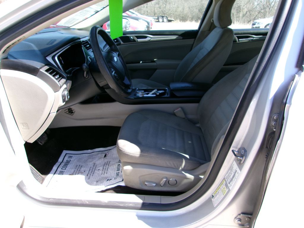 2017 Ford Fusion Image 6