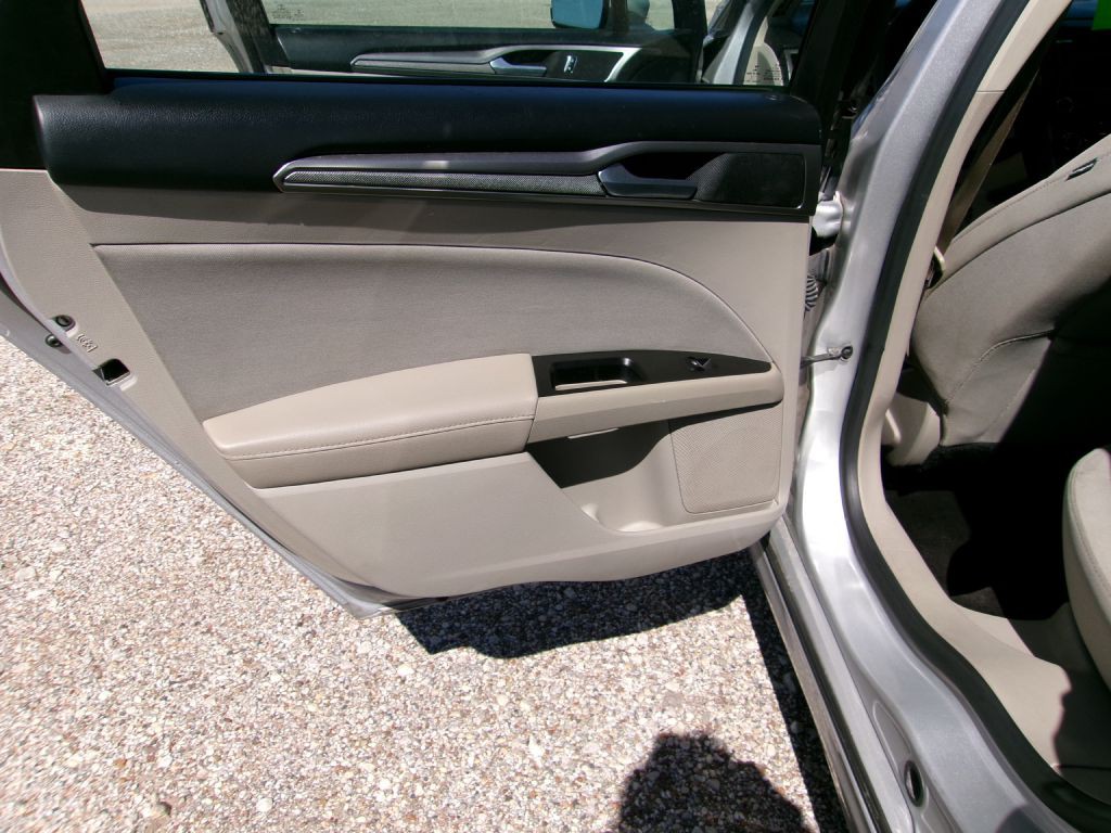 2017 Ford Fusion Image 7