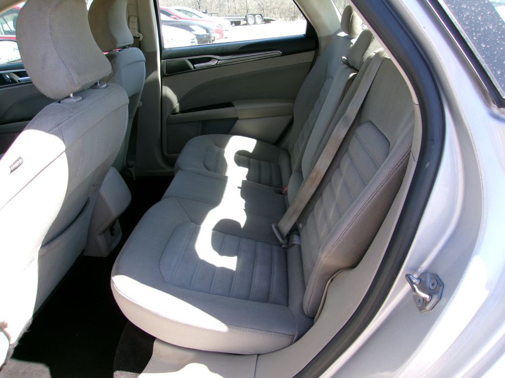 2017 Ford Fusion Image 8