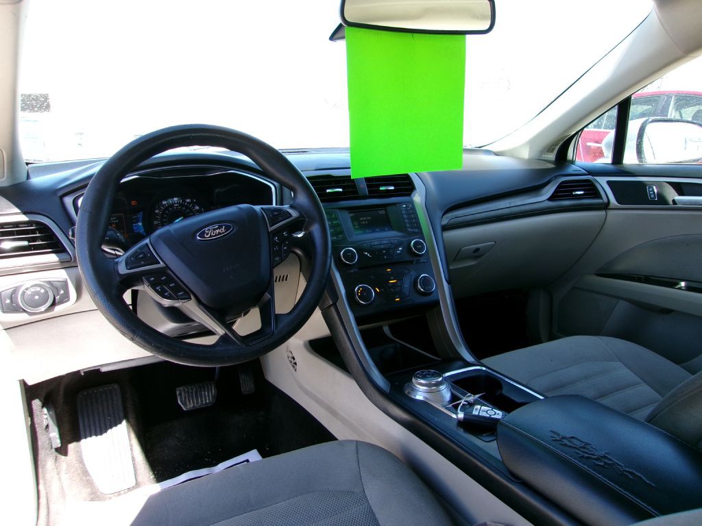 2017 Ford Fusion Image 9