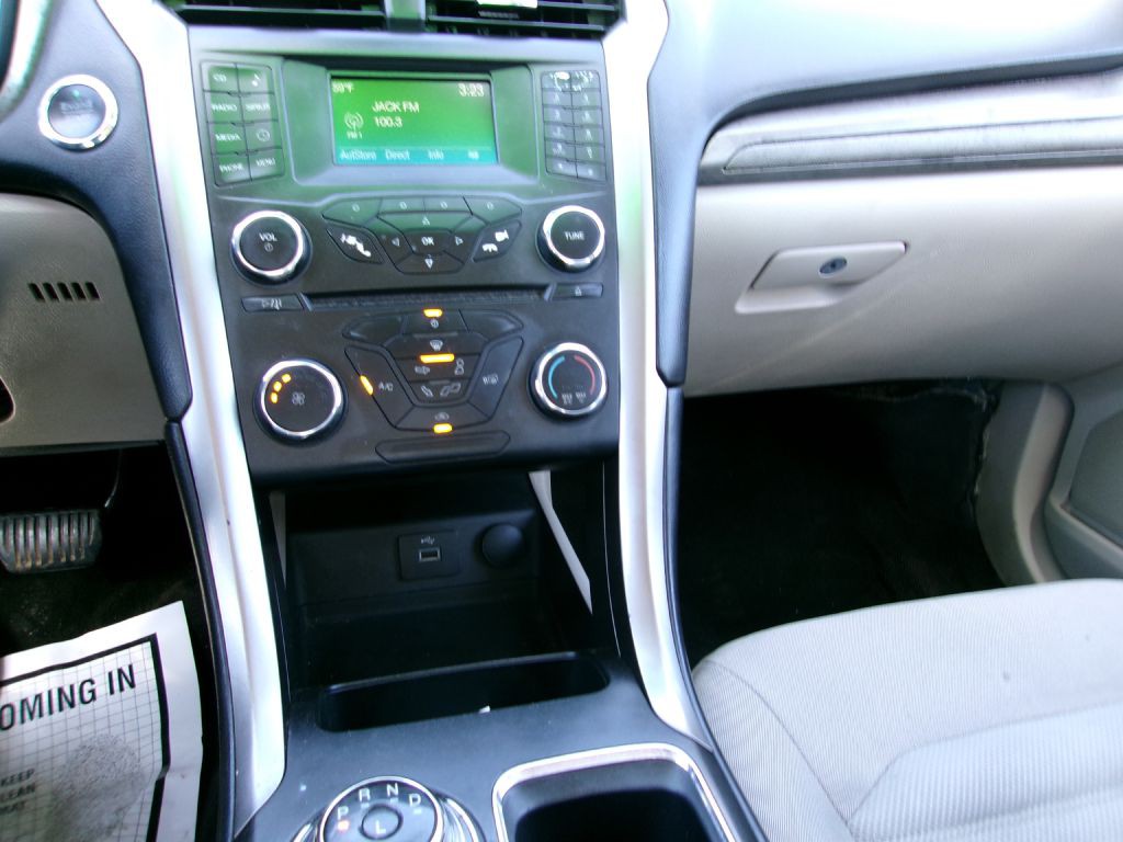 2017 Ford Fusion Image 10