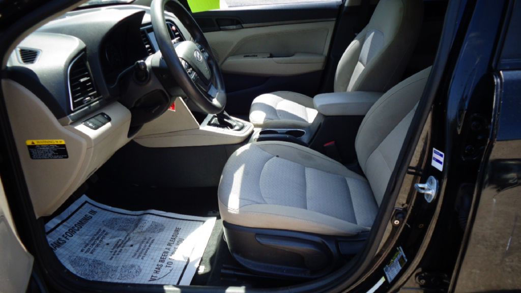 2017 Hyundai Elantra Image 6