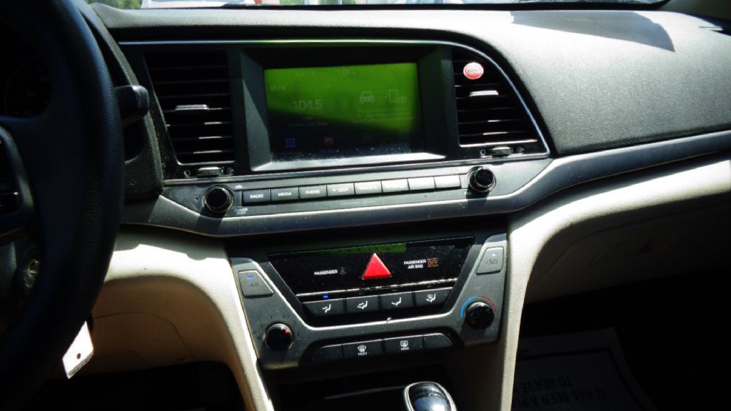 2017 Hyundai Elantra Image 10