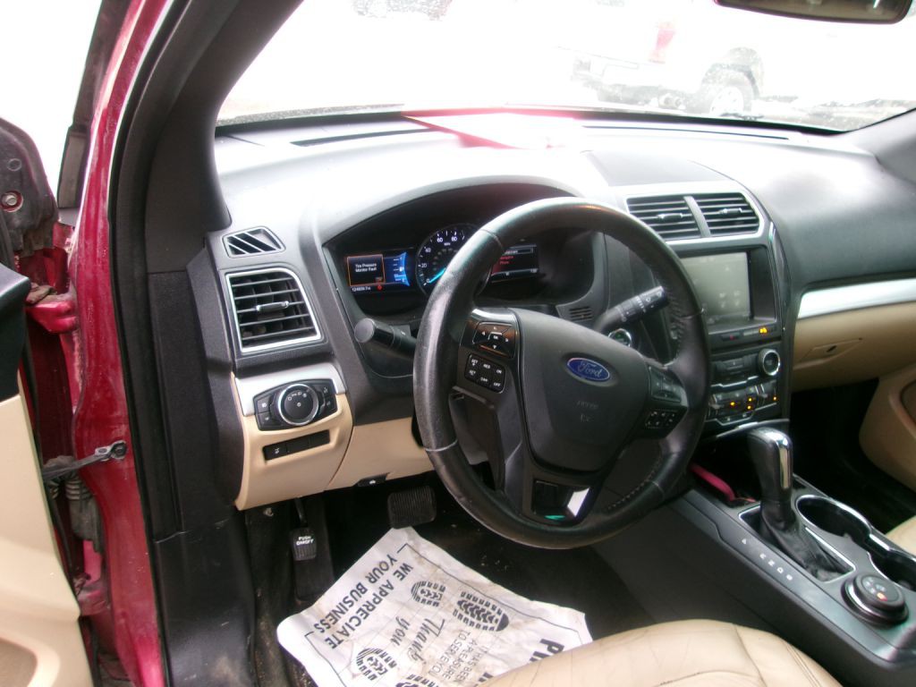 2016 Ford Explorer Image 3