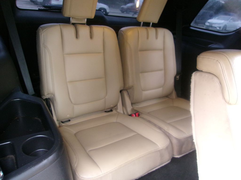 2016 Ford Explorer Image 4