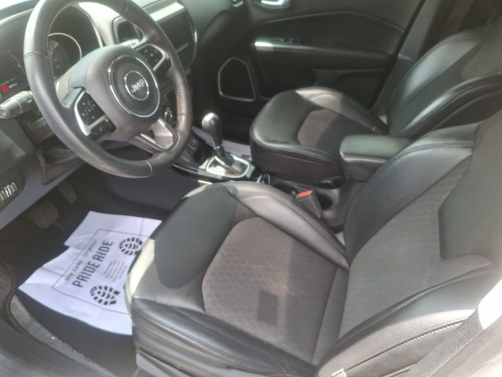 2018 Jeep Compass Image 2