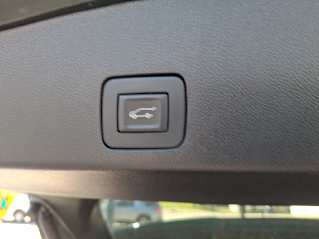 2023 Buick Enclave Image 3