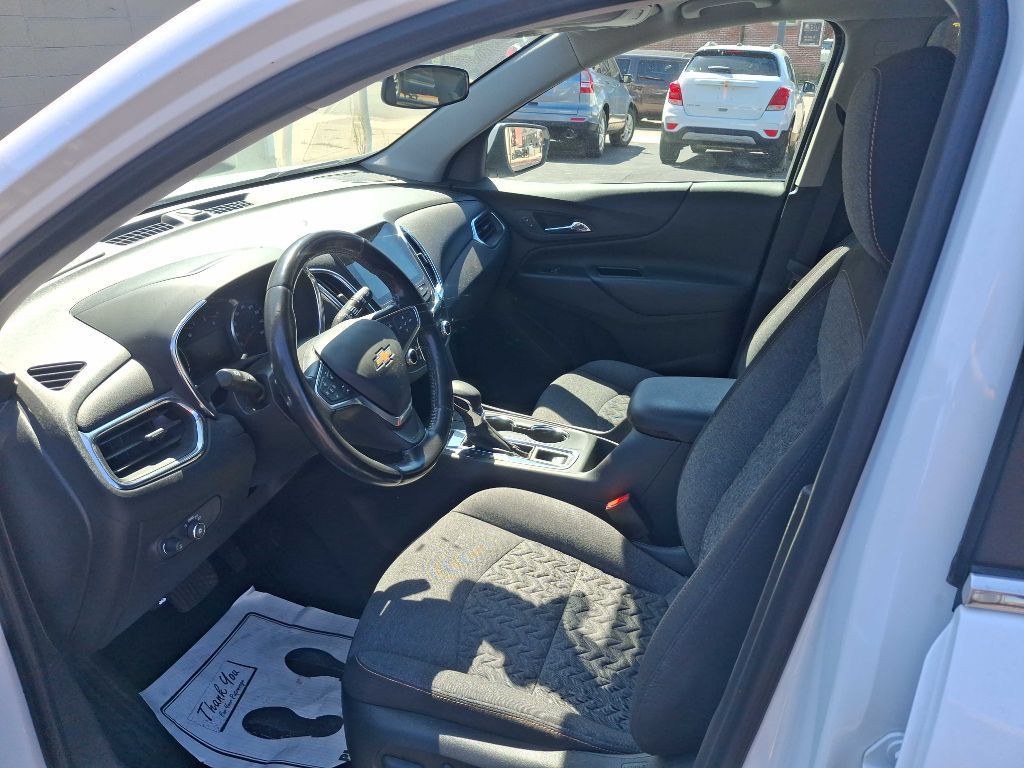 2022 Chevrolet Equinox Image 2