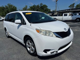 Image for 2011 Toyota Sienna LE ID: 6665795