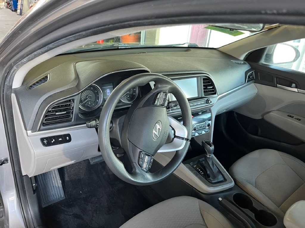 2020 Hyundai Elantra Image 7