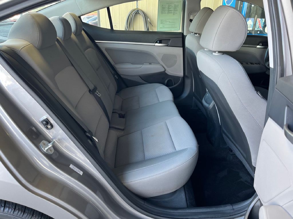 2020 Hyundai Elantra Image 11