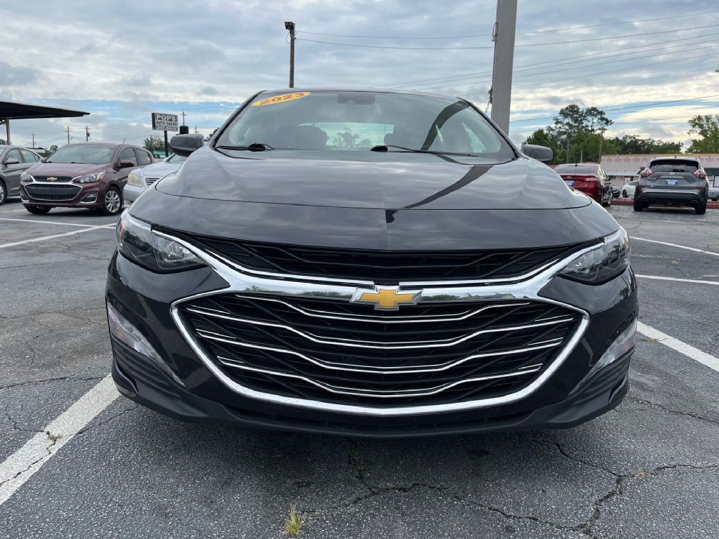 2023 Chevrolet Malibu Image 3