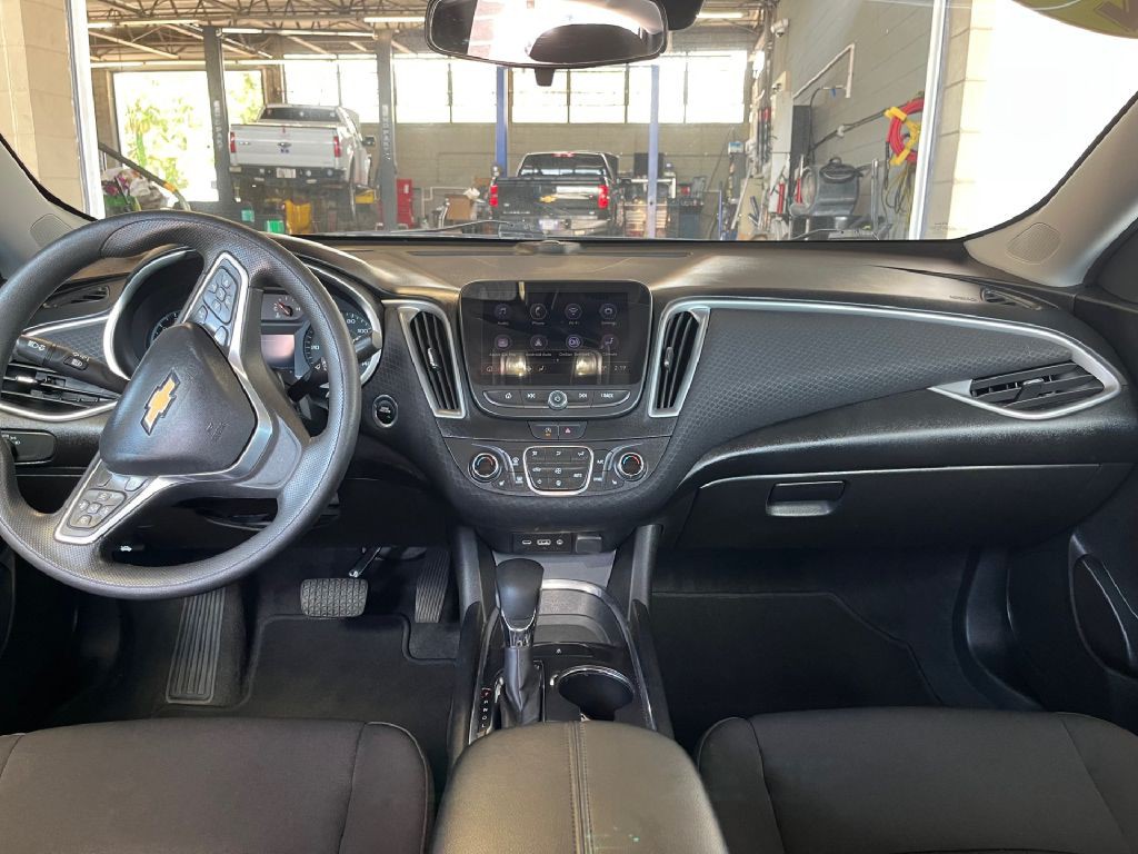 2023 Chevrolet Malibu Image 12