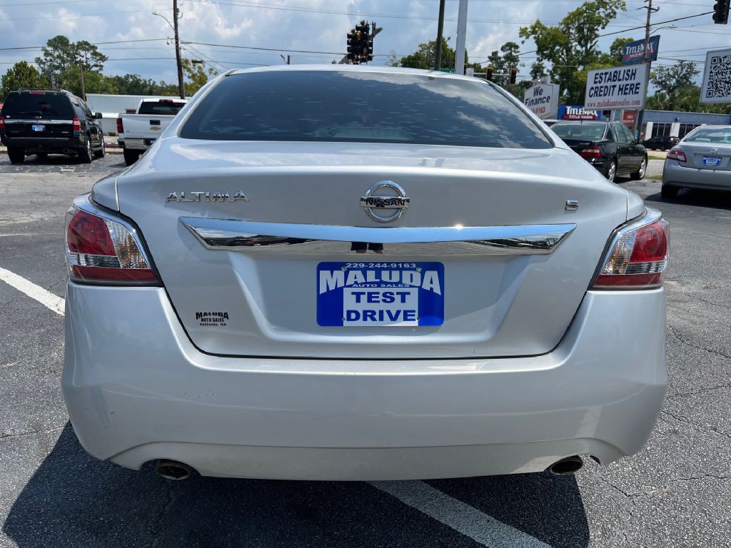2015 Nissan Altima Image 4
