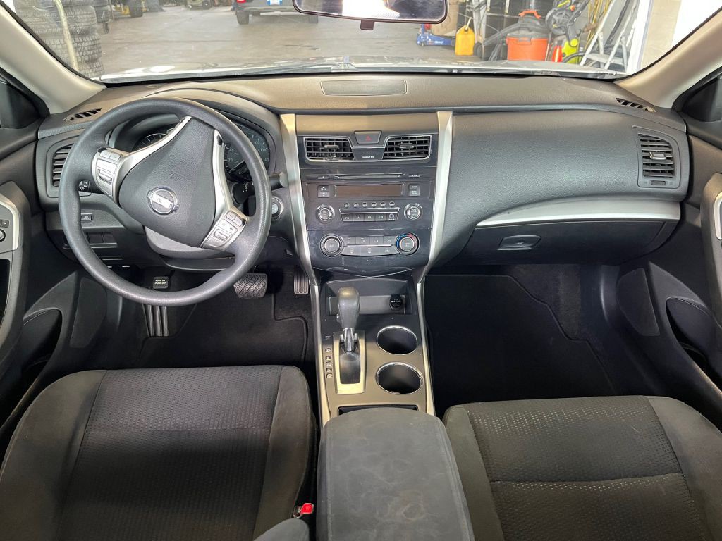 2015 Nissan Altima Image 7