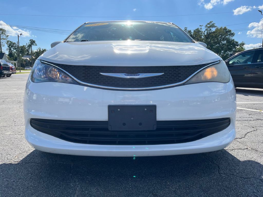 2017 Chrysler Pacifica Image 5