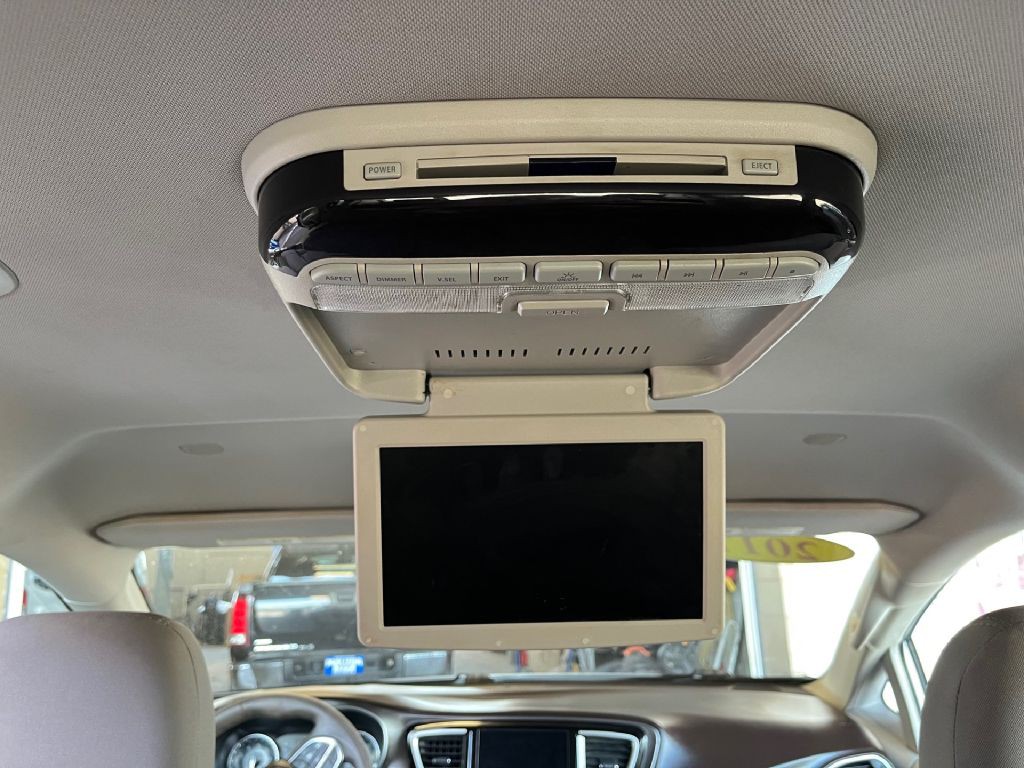 2017 Chrysler Pacifica Image 17